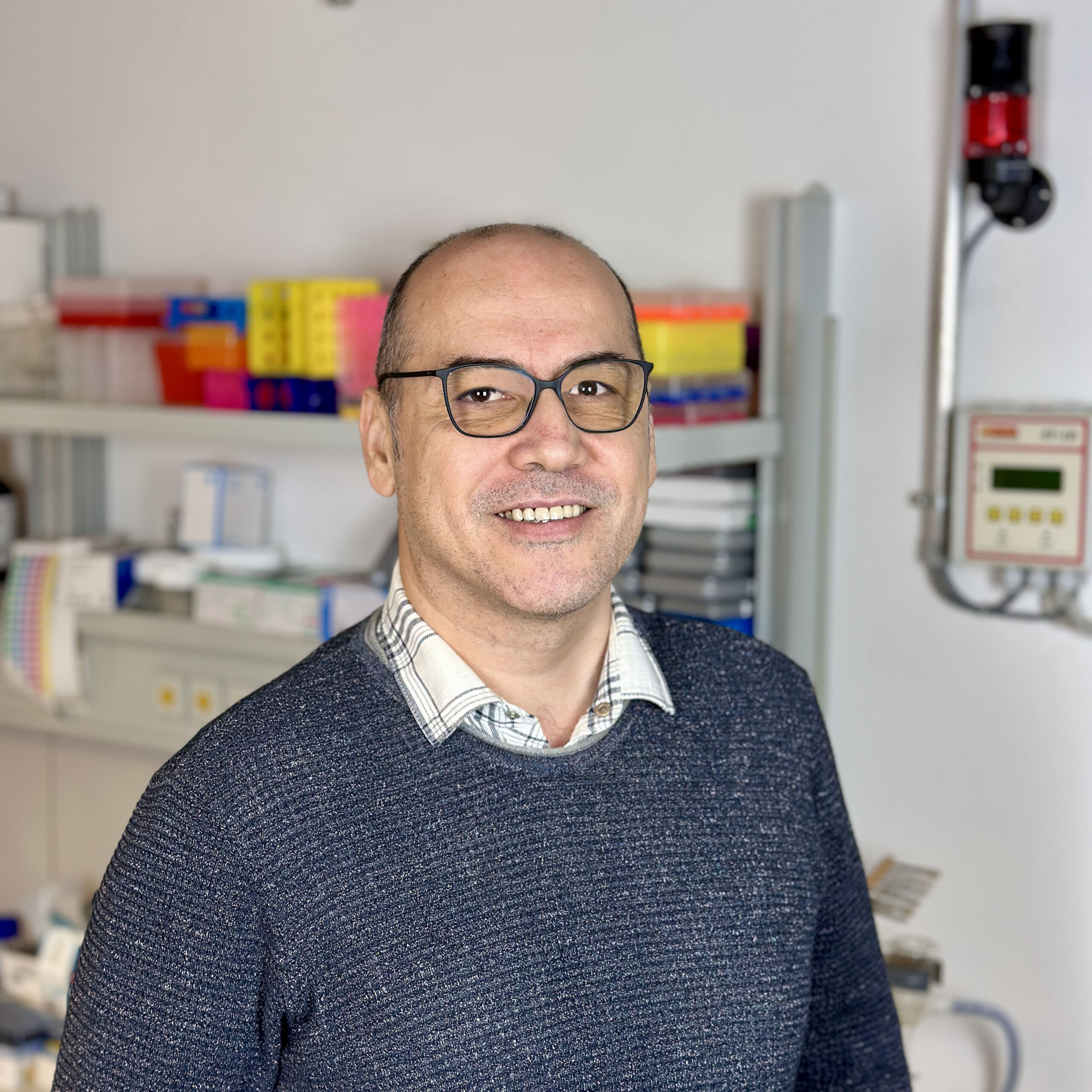 Dr. Ayberk Özden